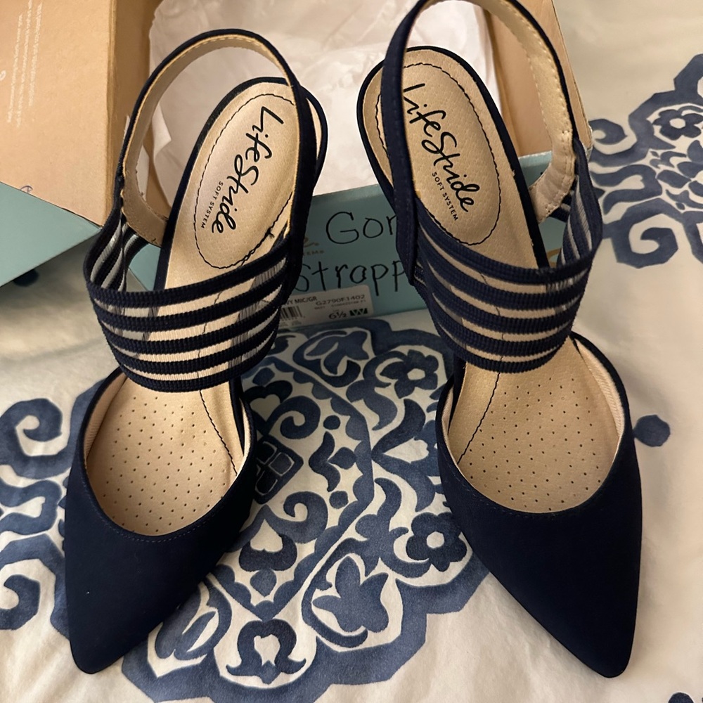 Life Stride size 6.5 dressy heels